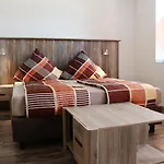 Aparthotel Aparts 3*